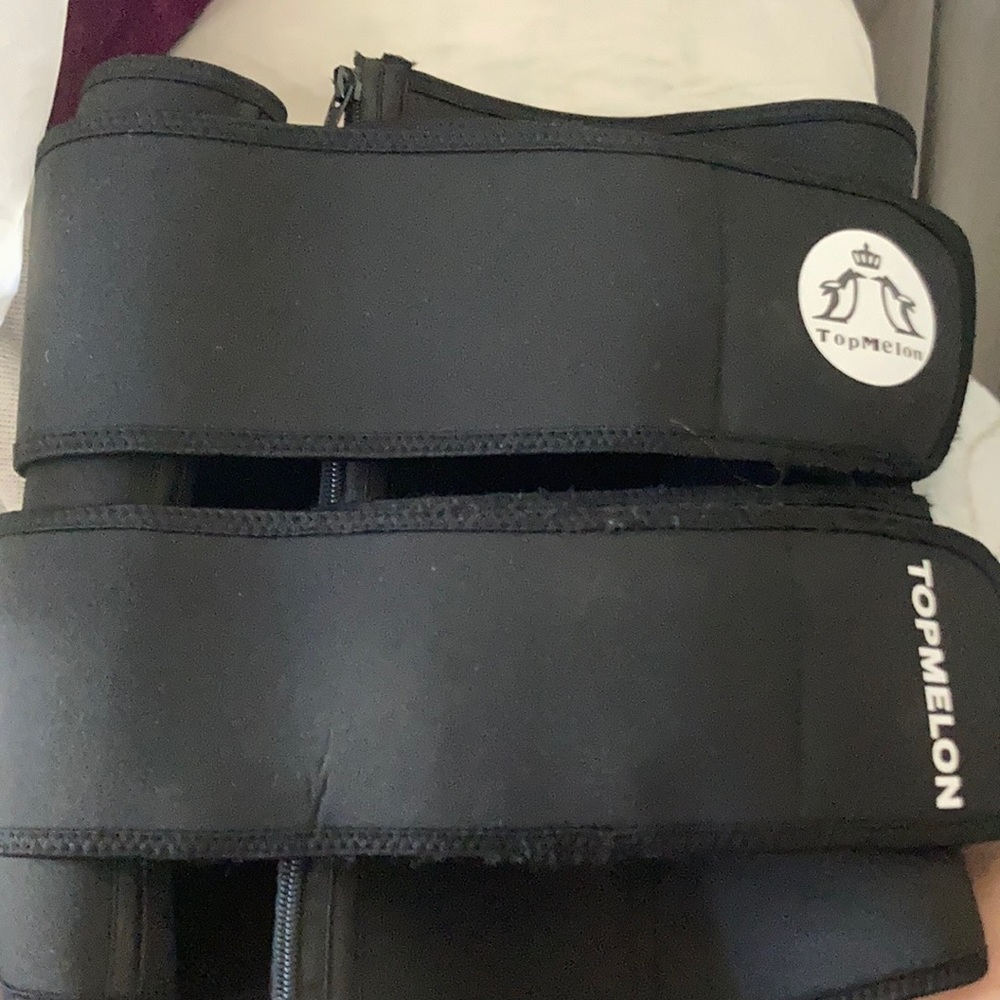 I am selling a waist trainer